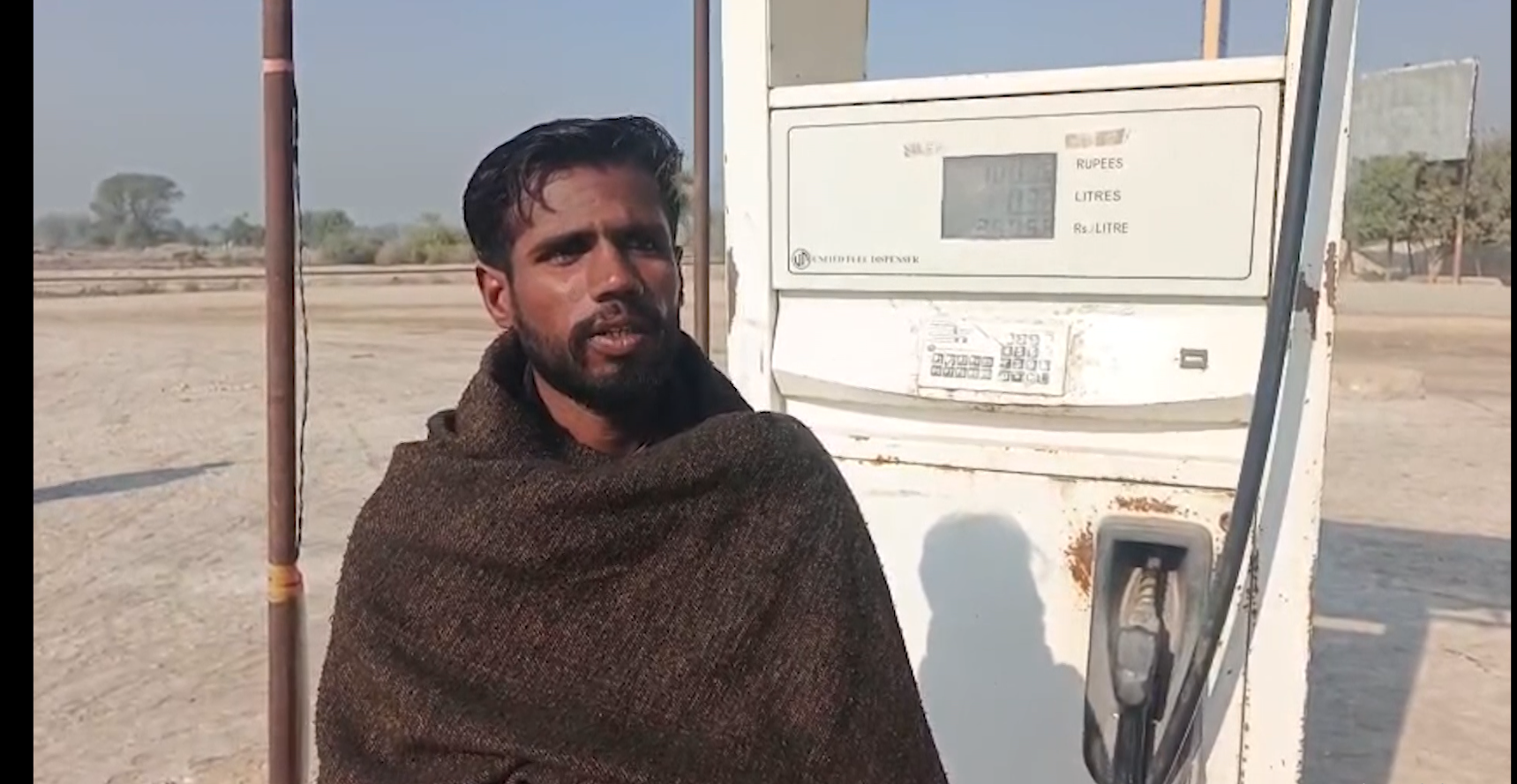 دادو:  پيٽرول پمپ تان ڦر ڪندڙ جوابدارن جي گرفتاري لاءِ احتجاج